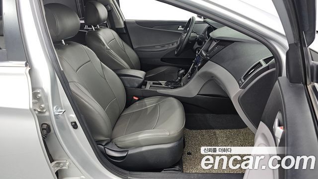 Hyundai Sonata 2014 — photo 16