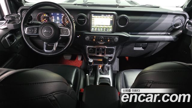 Jeep Wrangler 2021 — photo 10