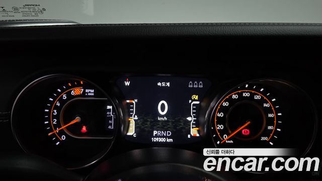 Jeep Wrangler 2021 — photo 11