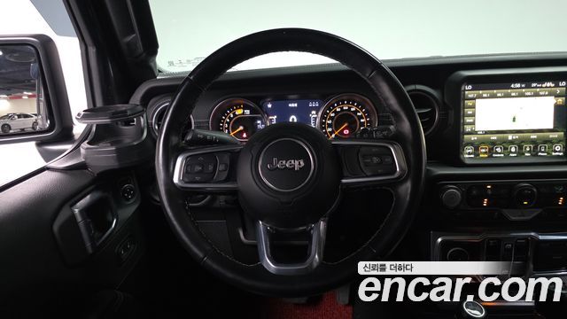 Jeep Wrangler 2021 — photo 19