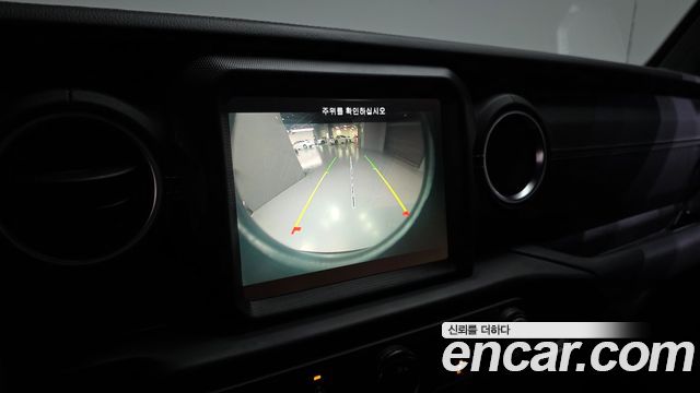 Jeep Wrangler 2021 — photo 21