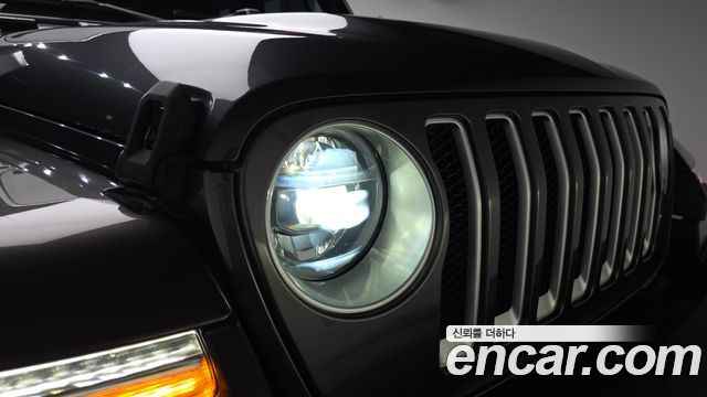 Jeep Wrangler 2021 — photo 8