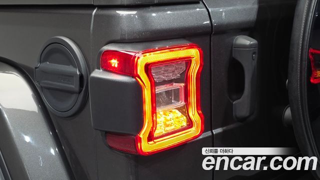 Jeep Wrangler 2021 — photo 9