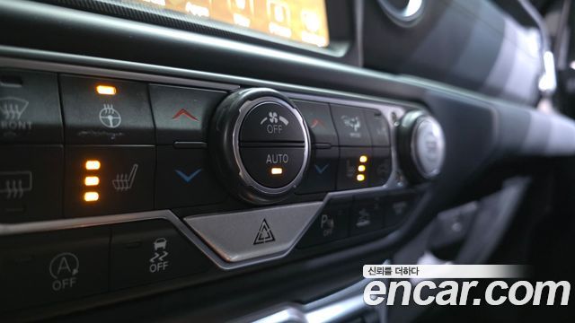 Jeep Wrangler 2021 — photo 32