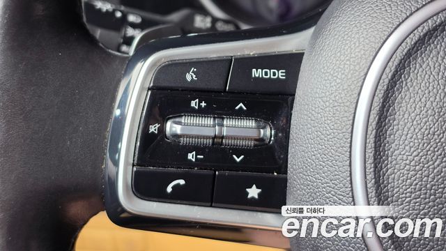 Kia Canival 2021 — photo 20
