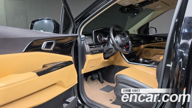 Kia Canival 2021 — photo 16