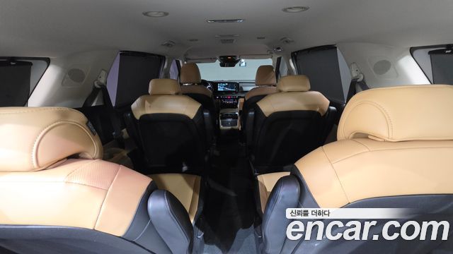 Kia Canival 2021 — photo 32