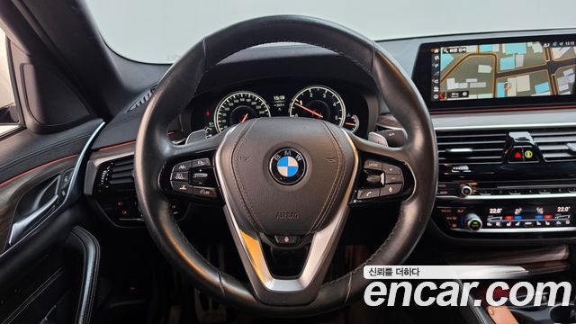 BMW 5-Series 2018 — photo 15