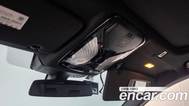 BMW 5-Series 2018 — photo 17