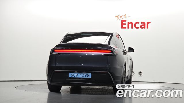 Tesla Model Y 2025 — photo 4