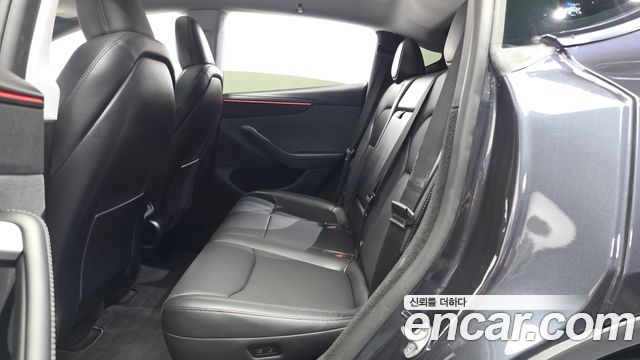 Tesla Model Y 2025 — photo 16