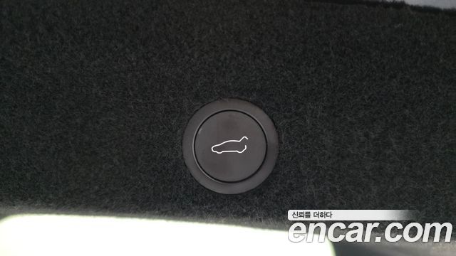 Tesla Model Y 2025 — photo 29