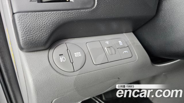 Hyundai Starex 2016 — photo 17