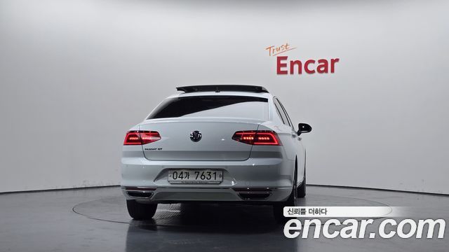 Volkswagen Passat 2018 — photo 4