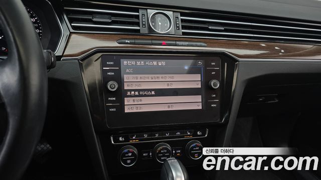 Volkswagen Passat 2018 — photo 20