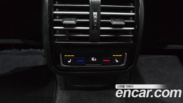 Volkswagen Passat 2018 — photo 24