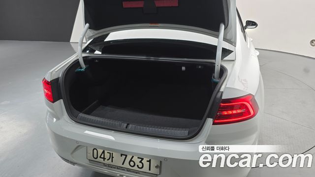 Volkswagen Passat 2018 — photo 26