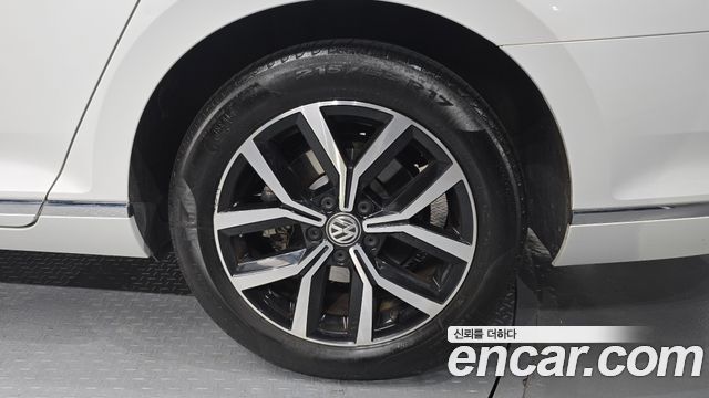 Volkswagen Passat 2018 — photo 7