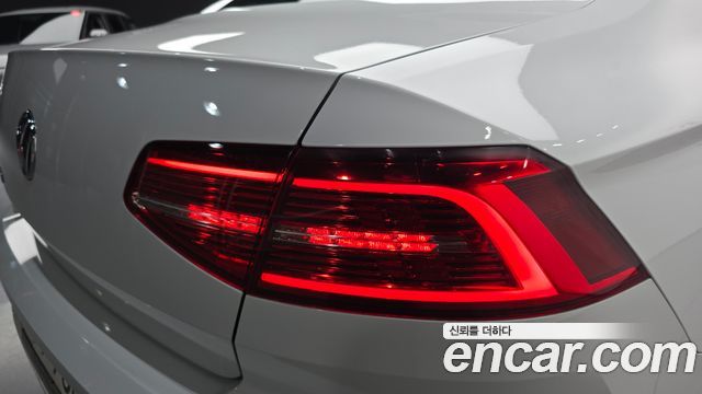 Volkswagen Passat 2018 — photo 9