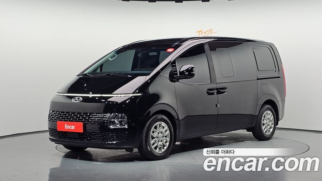 Hyundai Staria 2024 — photo 1