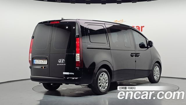 Hyundai Staria 2024 — photo 2