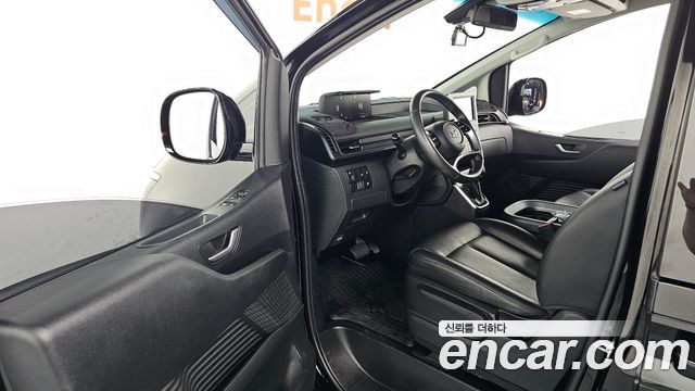 Hyundai Staria 2024 — photo 13
