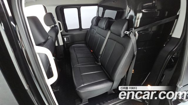Hyundai Staria 2024 — photo 17