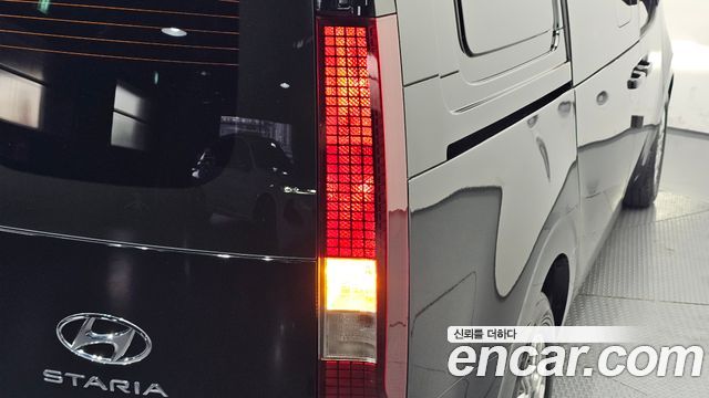 Hyundai Staria 2024 — photo 9