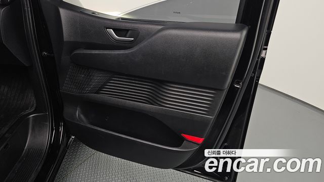 Hyundai Staria 2024 — photo 15