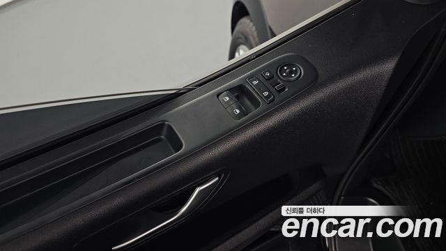 Hyundai Staria 2024 — photo 28