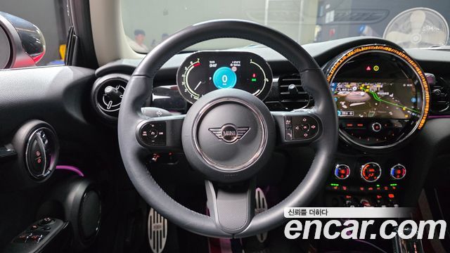 Mini Cooper 2022 — photo 18