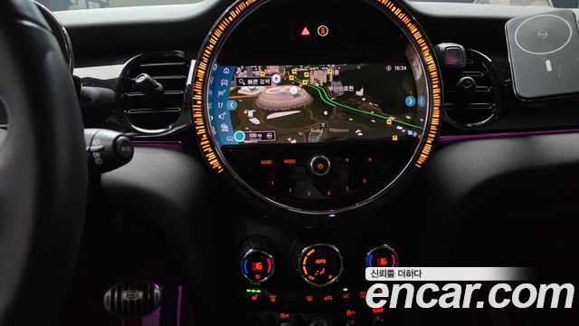 Mini Cooper 2022 — photo 19