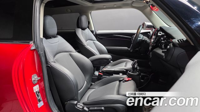 Mini Cooper 2022 — photo 16
