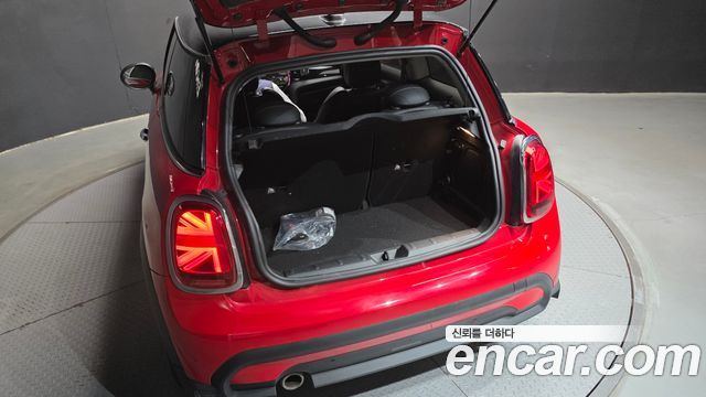 Mini Cooper 2022 — photo 30