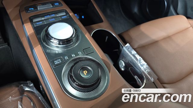 Genesis GV70 2022 — photo 12