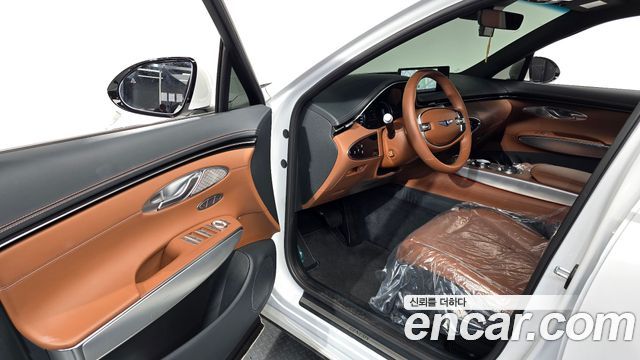 Genesis GV70 2022 — photo 13
