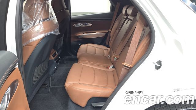 Genesis GV70 2022 — photo 17