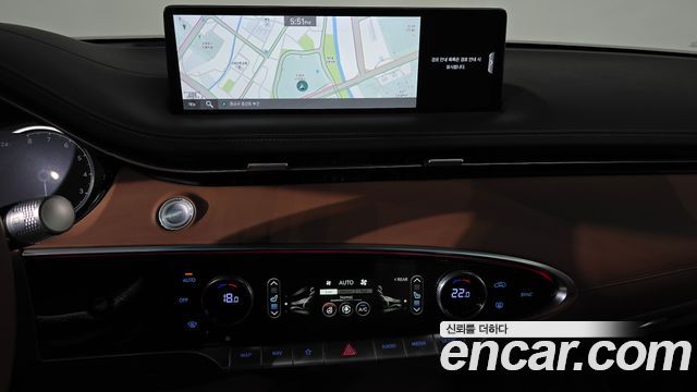 Genesis GV70 2022 — photo 18