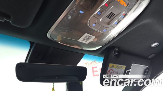 Genesis GV70 2022 — photo 24