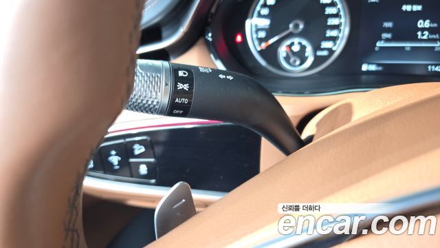 Genesis GV70 2022 — photo 26