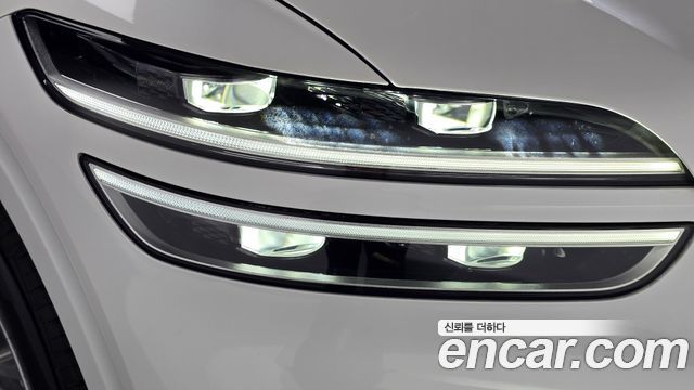 Genesis GV70 2022 — photo 8