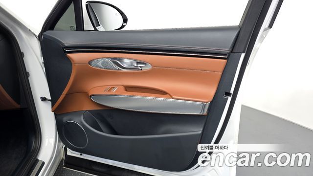 Genesis GV70 2022 — photo 14