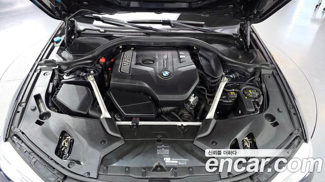 BMW 5-Series 2019 — photo 6