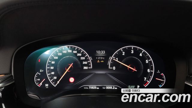 BMW 5-Series 2019 — photo 11