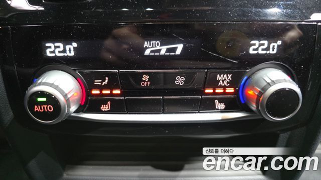 BMW 5-Series 2019 — photo 19