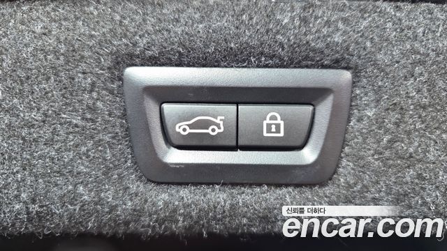BMW 5-Series 2019 — photo 24