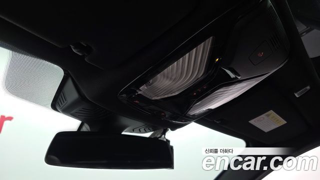 BMW 5-Series 2019 — photo 26