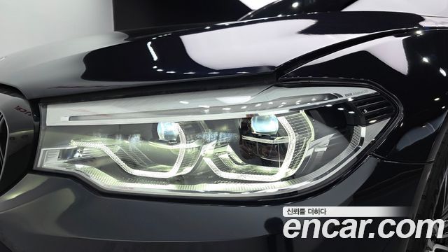 BMW 5-Series 2019 — photo 8