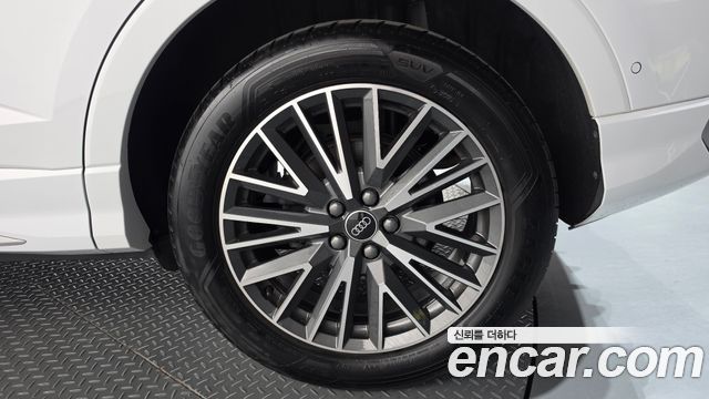 Audi Q3 2024 — photo 7