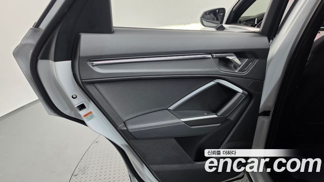 Audi Q3 2024 — photo 15